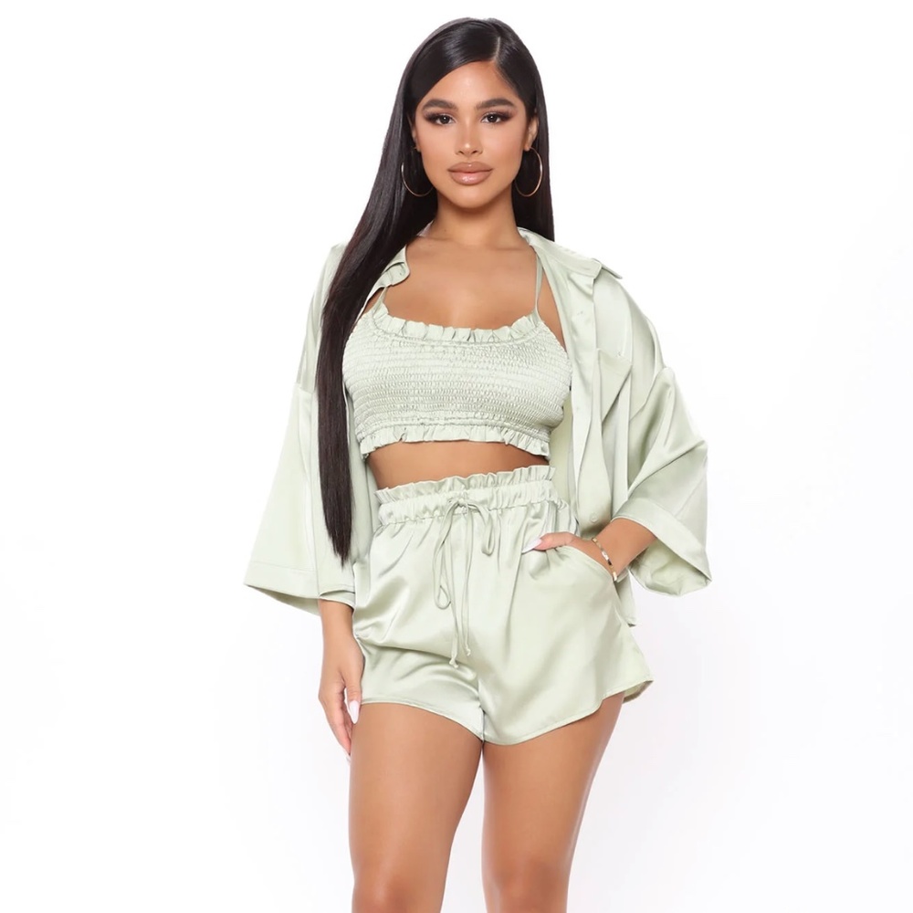 Green Shorts Set - Picture 5 of 8